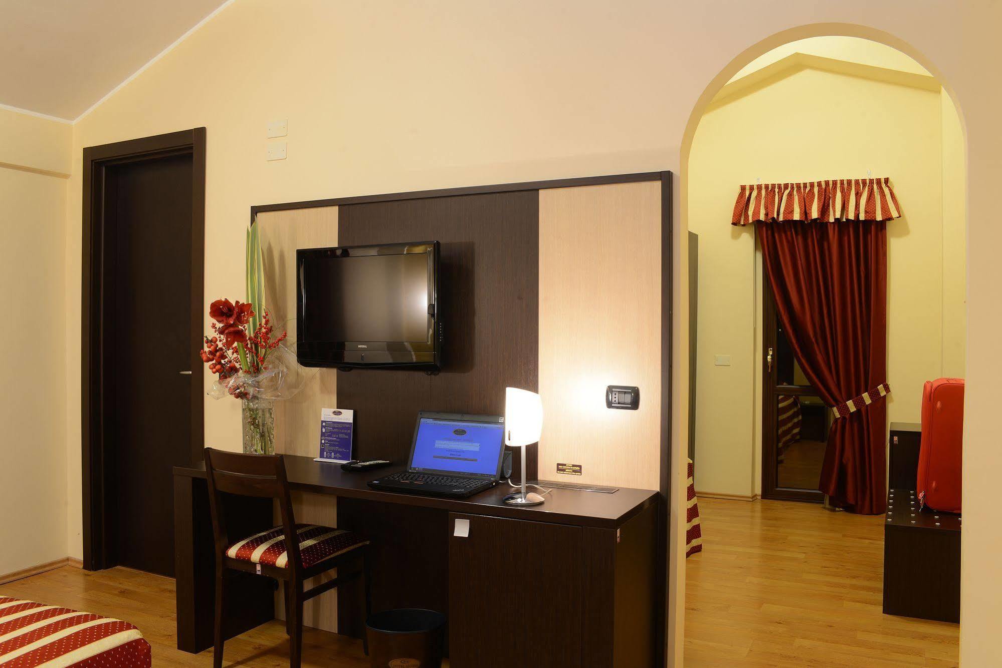 Hotel Iacone Chieti Eksteriør bilde